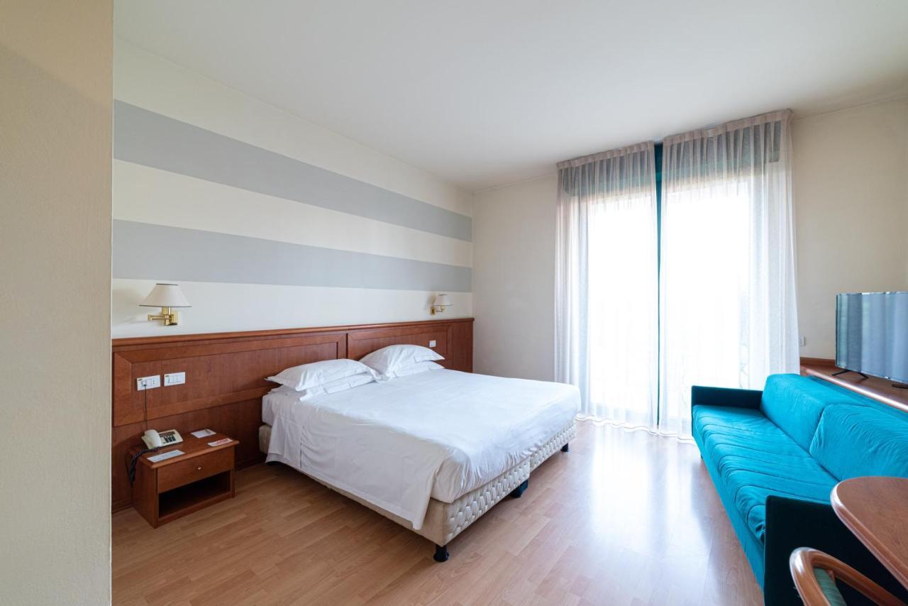 Phi Hotel Emilia Ozzano dell'Emilia Exterior photo